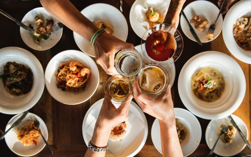 Novos restaurantes conveniados disponibilizam 10% de desconto para filiados