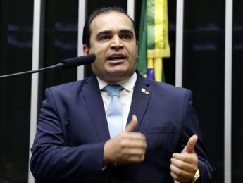 Relator desconsidera a Constituição e dá parecer favorável à PEC da Previdência