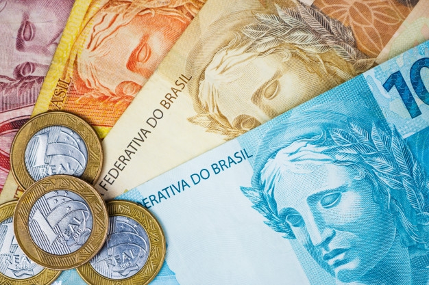 Não é verdade que falta dinheiro para pagar servidor, como disse o Presidente do Brasil