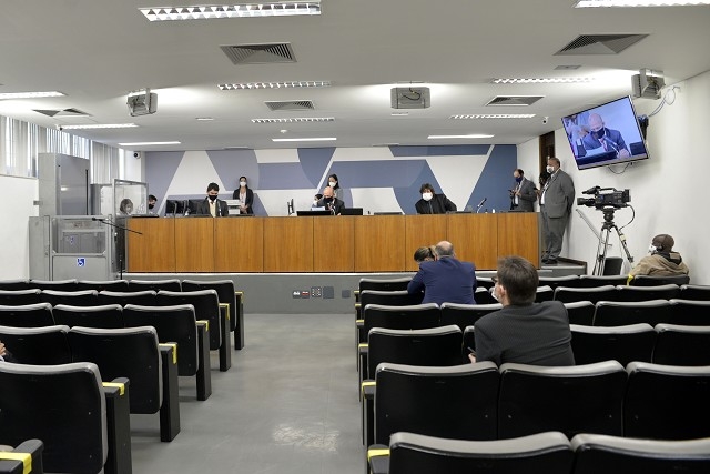 Tratoramento iminente dos direitos dos servidores mineiros