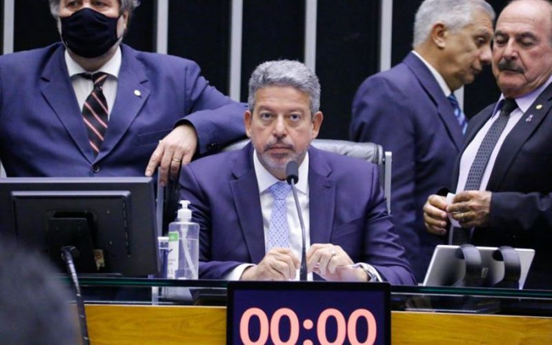 PEC dos Auxílios ganha “tramitação especial” para passar na Câmara antes do recesso