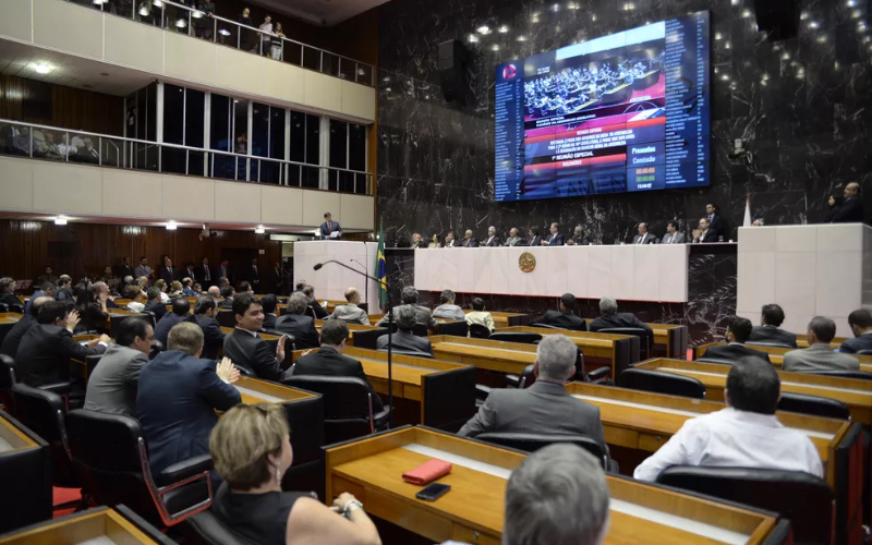 Recorde quem foram os deputados estaduais que votaram a favor da Reforma da Previdência e prejudicaram a sua aposentadoria