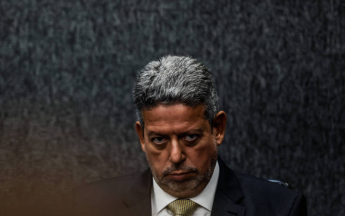 Entidades reagem à sugestão de Lira de votar reforma administrativa ainda este ano