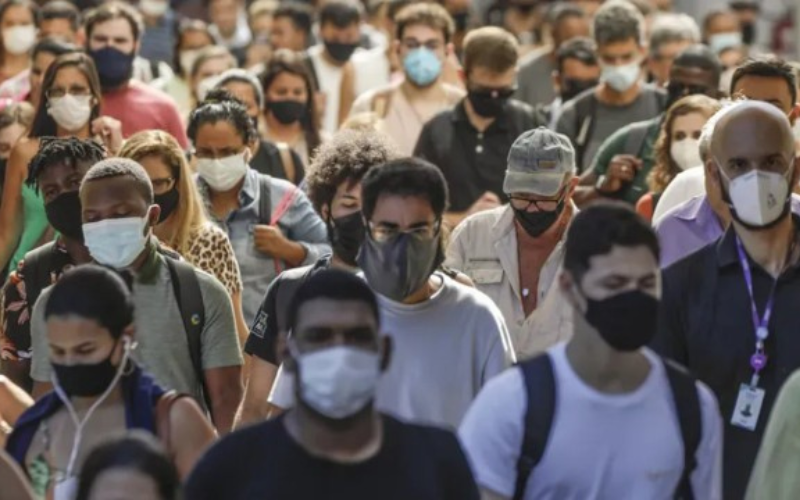 Brasileiros veem saúde como problema número um do país e estão otimistas com economia, diz pesquisa Ipec
