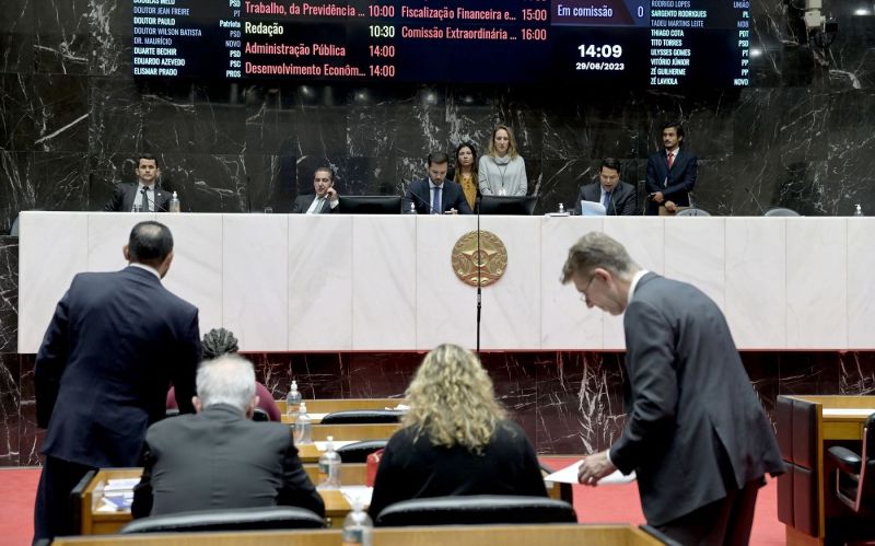 Governo de Minas sofre derrota na ALMG