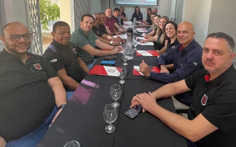 SINDSEMPMG realiza reunião ampliada da diretoria